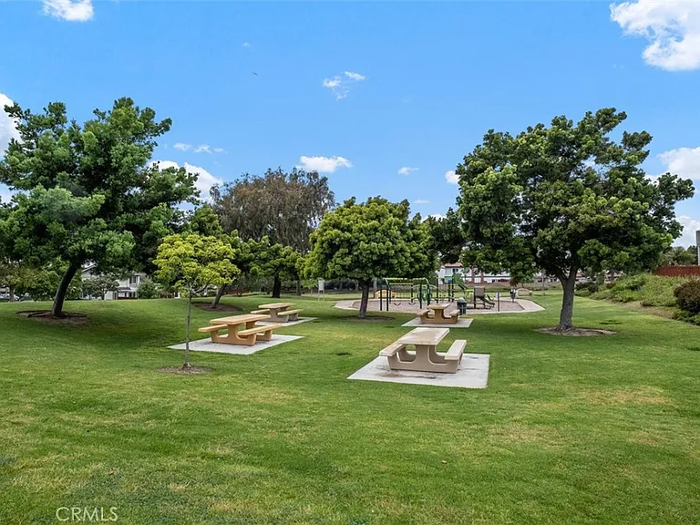 3386 Calle La Veta — Photo 43