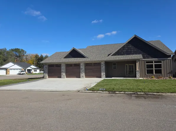 2016 Forest Ct, Saint Cloud, MN 56303
