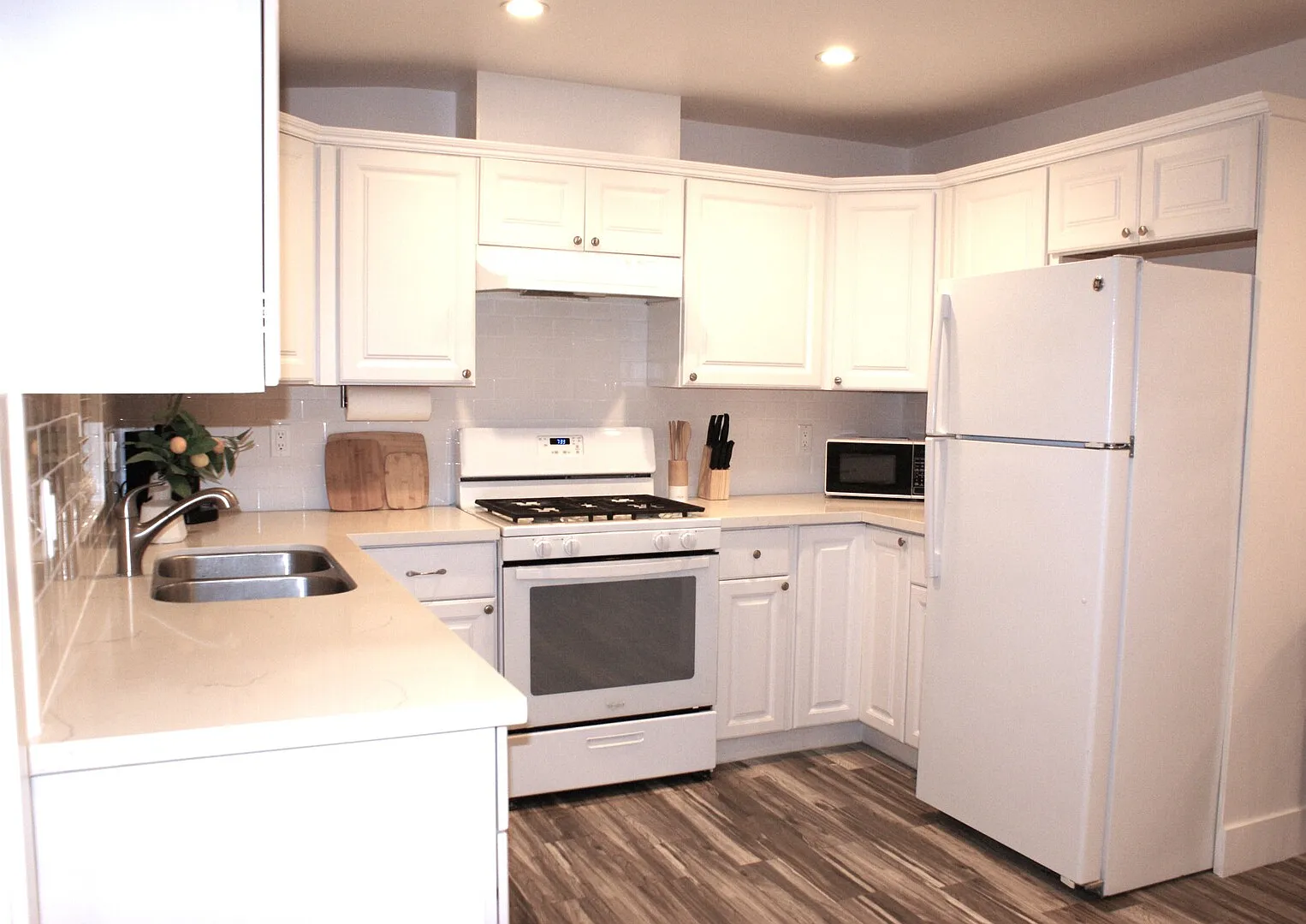 Comfy Studio Near Hospitals -Tarzana/Reseda/Northridge/Woodland Hills — Photo 1