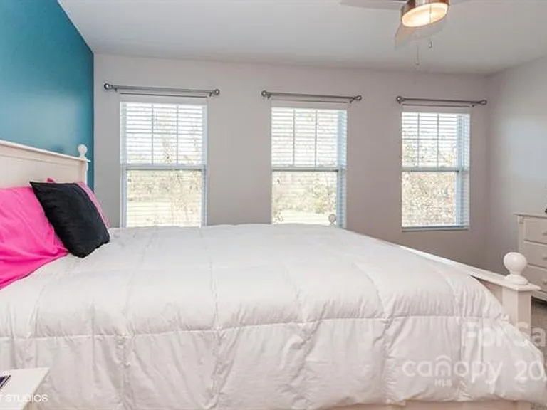 515 Alderman Ln — Photo 14