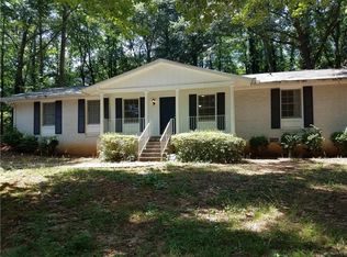 571 Waterview Ln, Stone Mountain, GA 30088