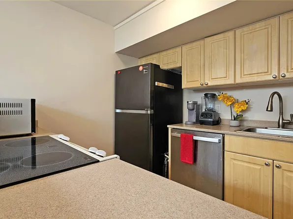 3030 Pualei Cir APT 304, Honolulu, HI 96815