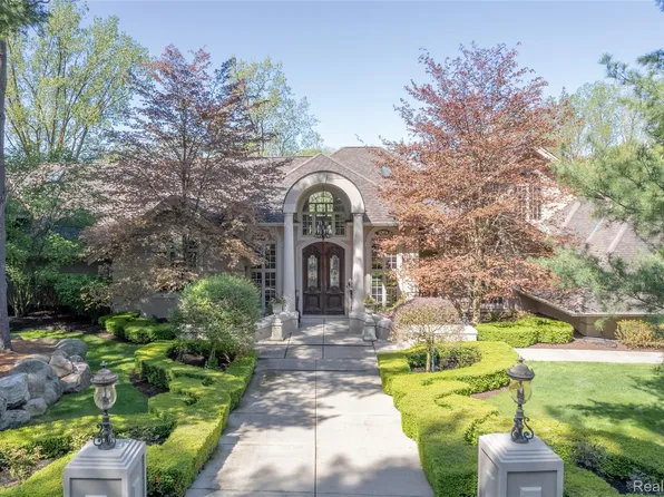 6279 Canter Creek Ct, Grand Blanc, MI 48439