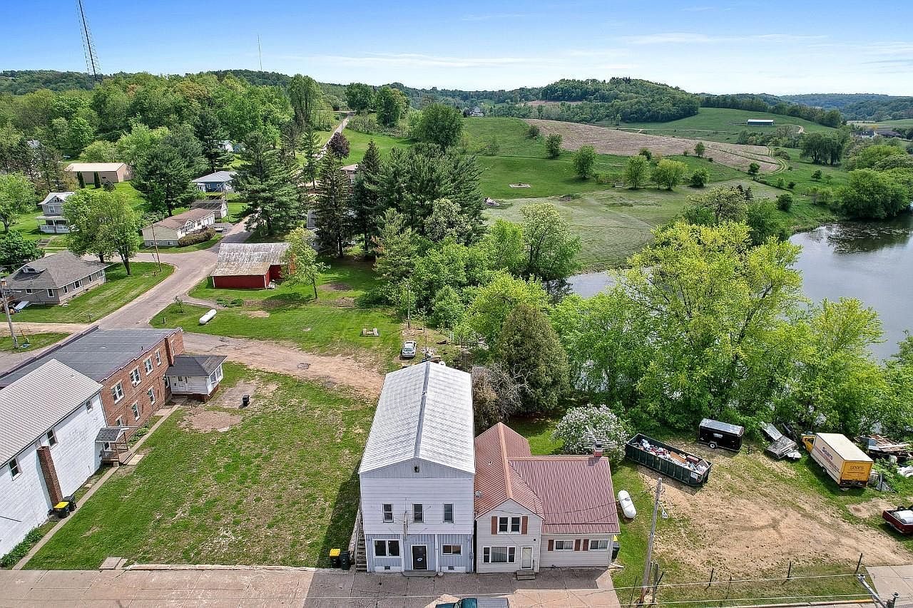 112 W Main St, Cazenovia, WI 53924 Zillow
