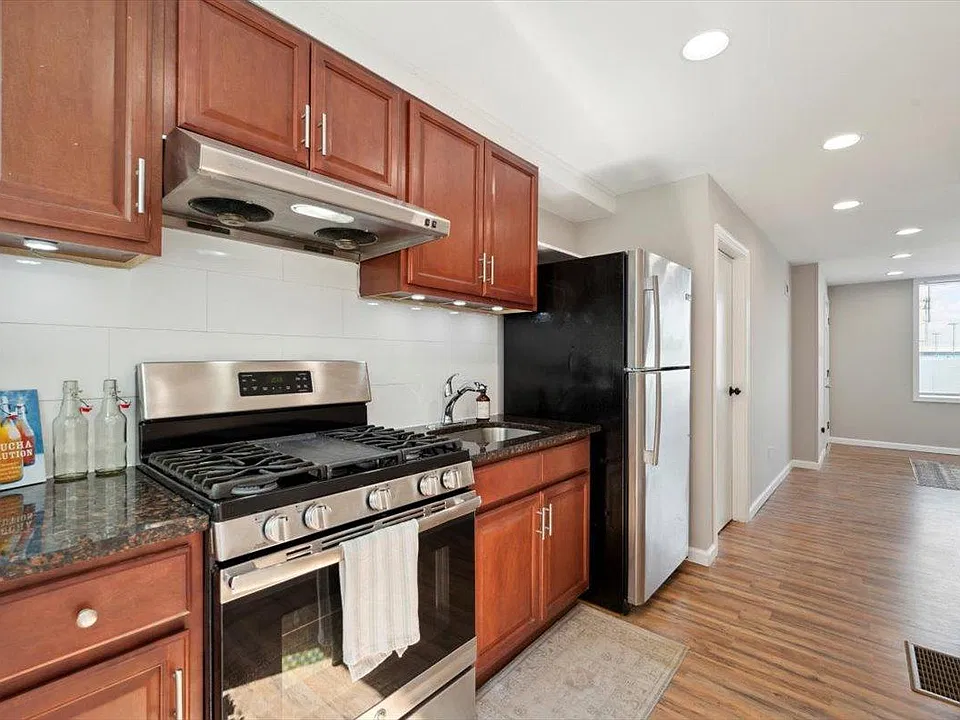 2242 E Allegheny Ave #1