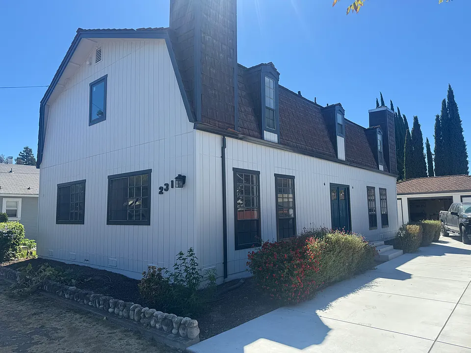 2319 College Ave