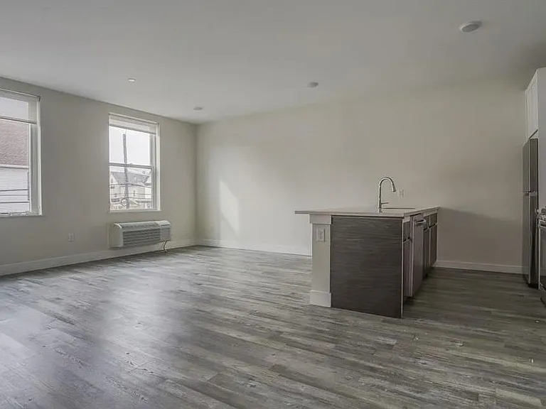 140 Avenue B #204 — Photo 9