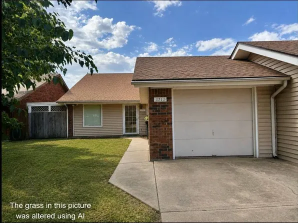 1711 Surrey Ln, Enid, OK 73703