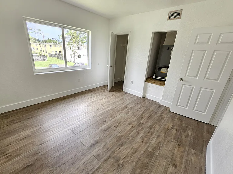 450 NW 84th St #1 — Photo 34