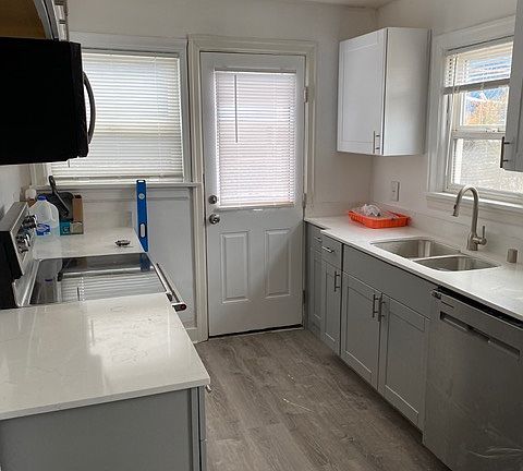 2nd image of 3507 SW Webster St APT B