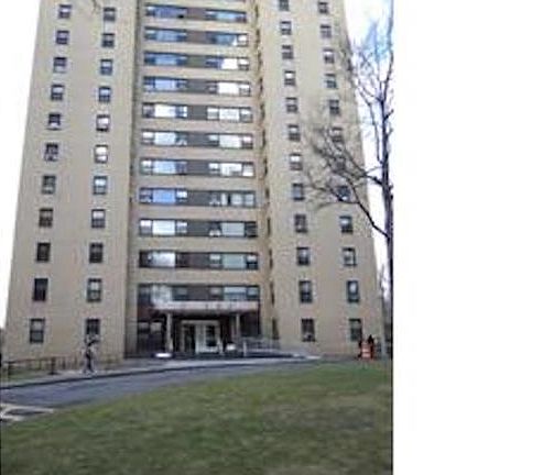 2nd image of 1-7 Fordham Hill Oval