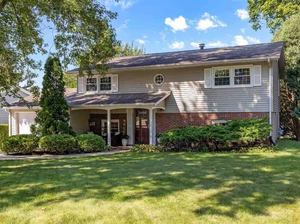 724 14th Ave, Coralville, IA 52241