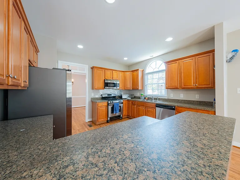 9721 Pemberton Crossing Dr — Photo 35