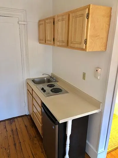 Studio, 570 sqft, $2,195 — Photo 3