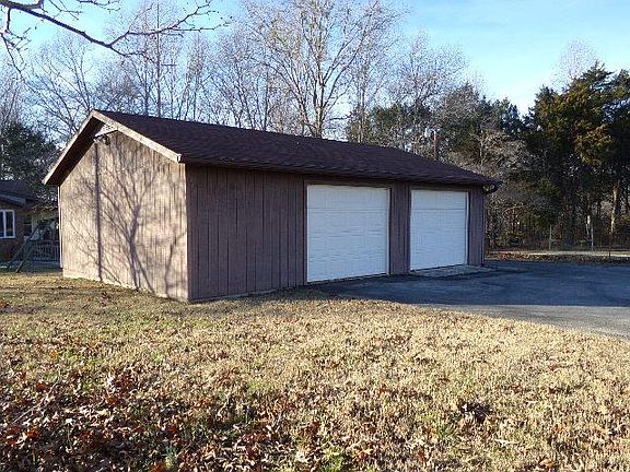 4th image of 203 Dry Creek Ln