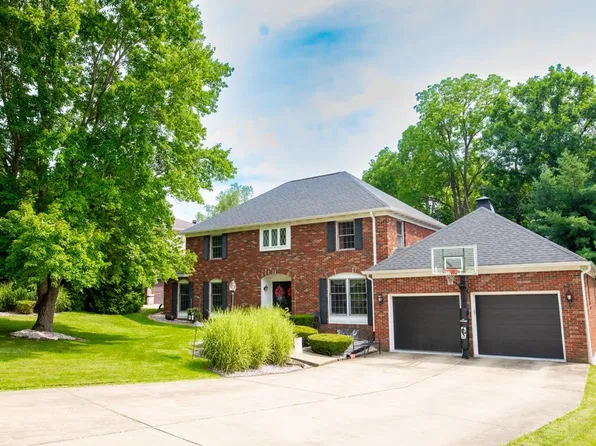 856 Walnut Dr, Ellwood City, PA 16117