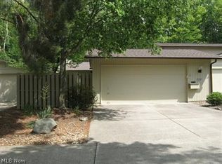 19707 Dell Dr #7020, Strongsville, OH