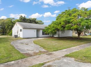 426 NE Solida Cir, Port Saint Lucie, FL 34983