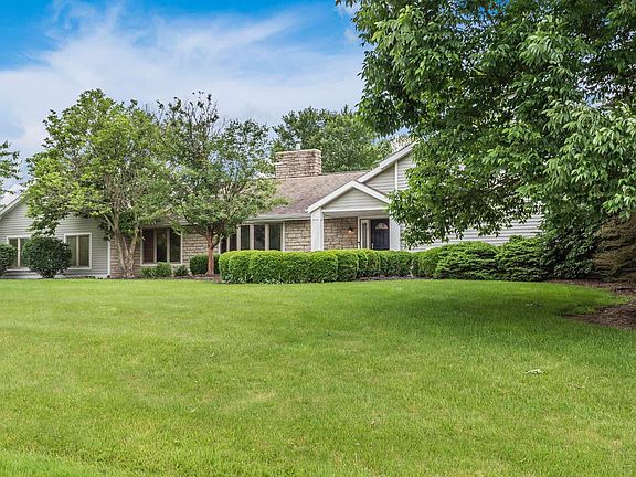2nd image of 10 Meadow Wood Dr