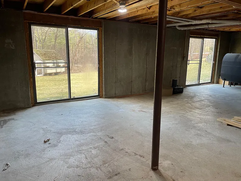 310 Salem St — Photo 20