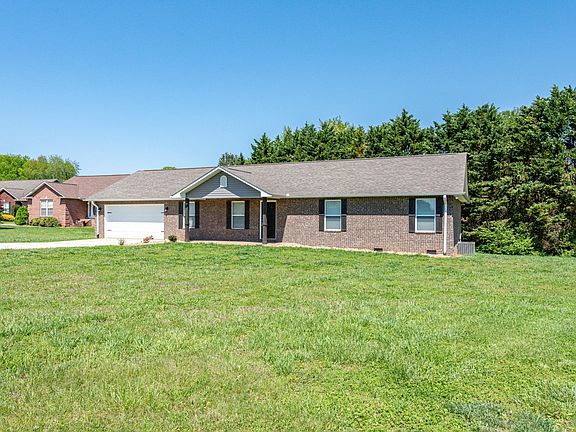 3rd image of 128 Heritage Crossing Dr