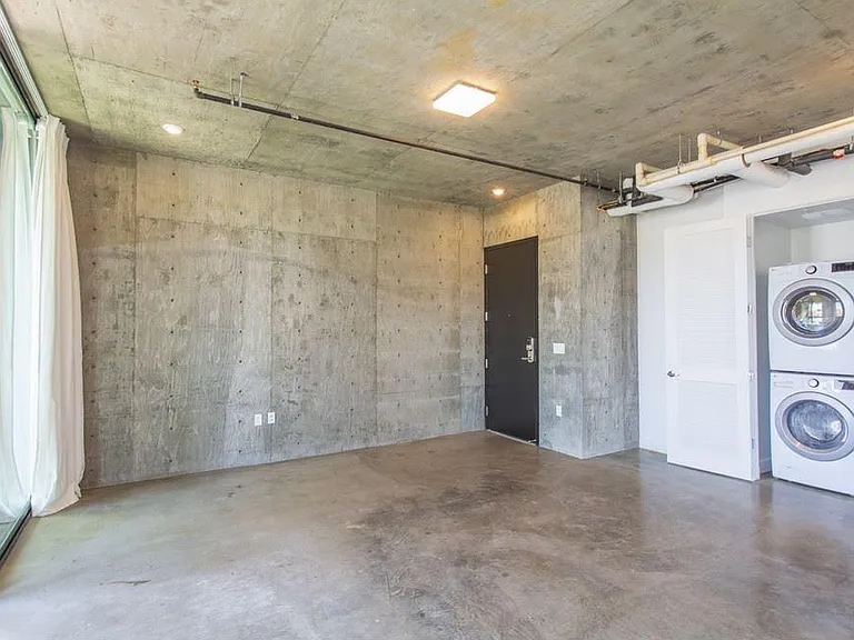 Apt 17 & 23 | The Farragamo | 1 Bedroom
