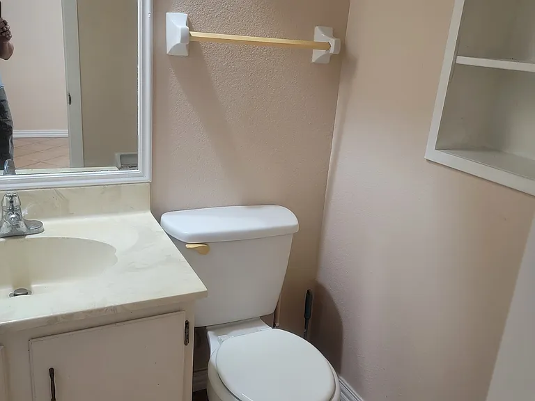 2113 Hawk Ave — Photo 9