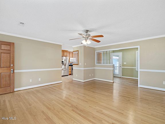 5th image of 520 E Chelly Street