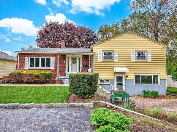 120 Grange Ave, Woonsocket, RI 02895