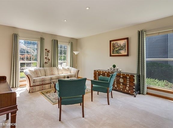 2nd image of 436 Balmoral Dr