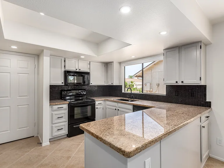 9645 W Kimberly Way — Photo 7