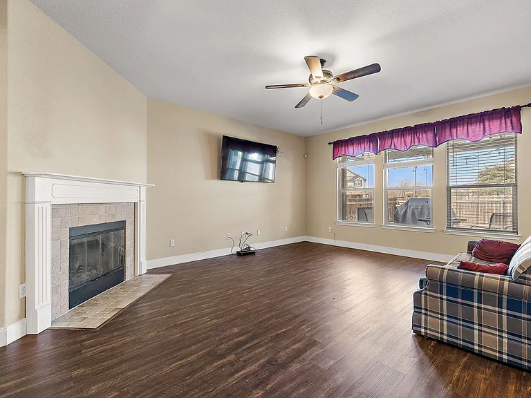 2950 E Old Settlers Blvd #29 — Photo 6