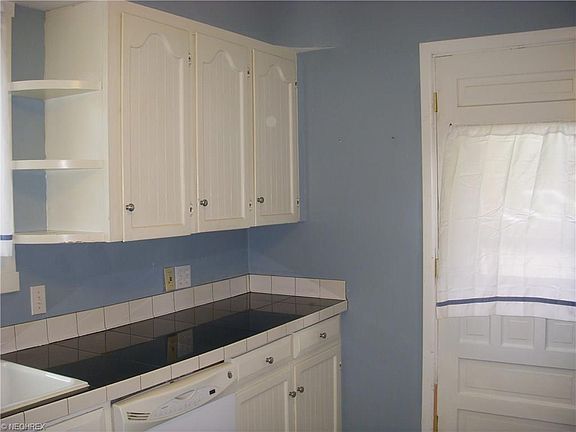 5th image of 1303 W 2nd St