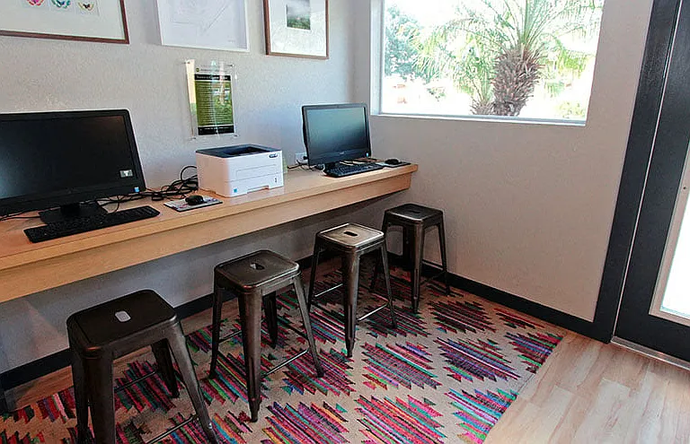 Courtney Cove Apartment Homes — Photo 17