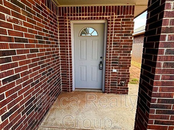 2nd image of 1324B Garden Gate Dr
