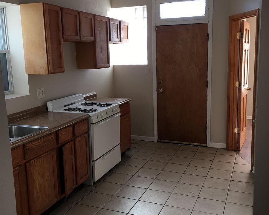 2nd image of 7634 S Kingston Ave #3