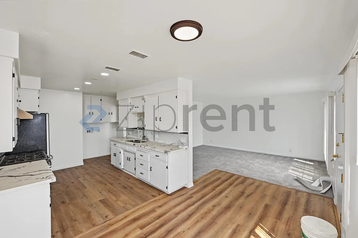 2 bed, 760 sqft, $2,550 — Photo 3
