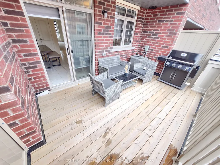 527 Old Harwood Ave E — Photo 16