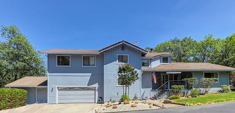 21490 Meadow Oaks Lane