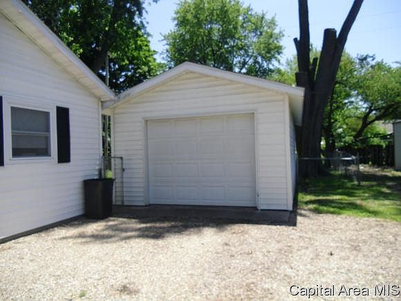2nd image of 507 W Greenwood Ave