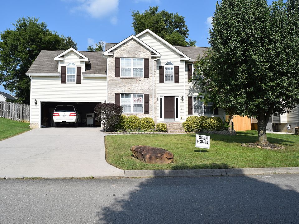 1st image of 4609 Aylesbury Dr