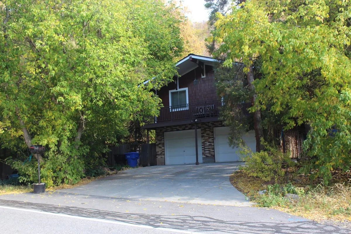 3 bed, 1960 sqft, $2,800 — Photo 1