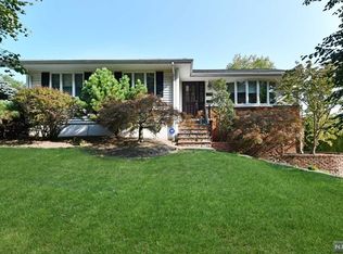 798 Soldier Hill Rd, Emerson, NJ 07630