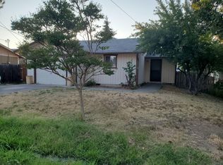 504 W 5th St, Phoenix, OR 97535