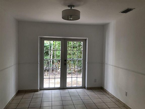 5th image of 1430 Sorolla Ave