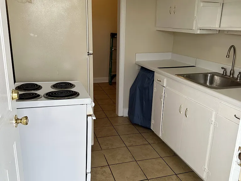 1022 Shull St — Photo 10
