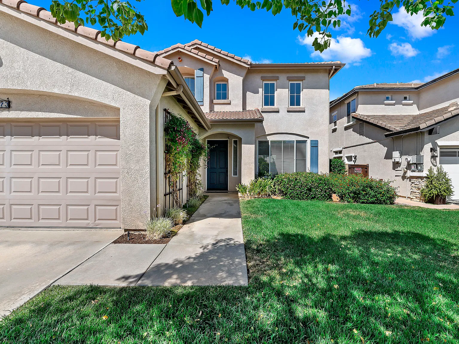 4 bed, 2810 sqft, $3,945 — Photo 3