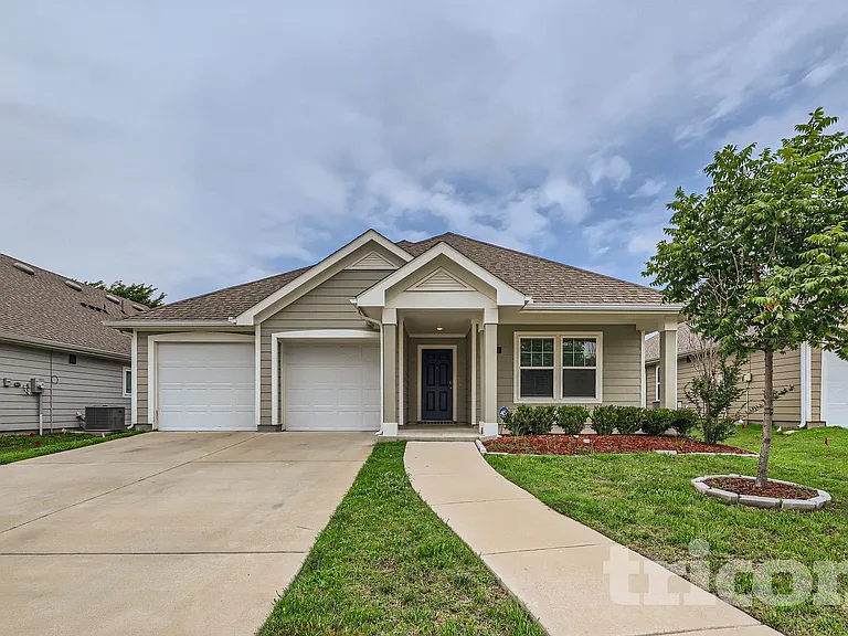 126 Spring Creek Ln — Photo 2