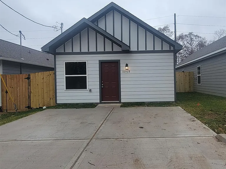 11915 Nelwood St — Photo 1