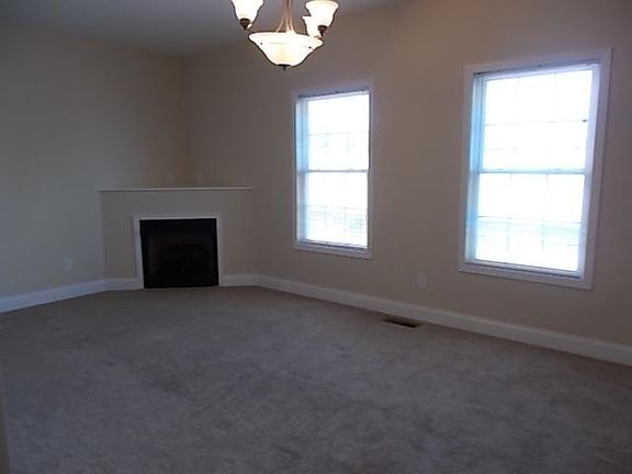 4th image of 1721 Skyline Dr APT 302